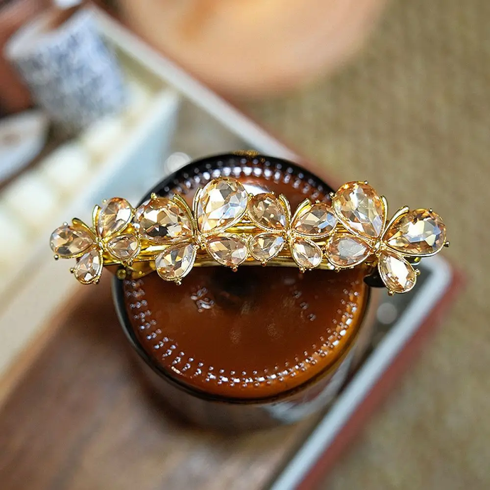 presilha-de-cabelo-de-luxo-com-borboleta-strass-brilhantes-e-barrete-de-metal-acessorio-de-cabelo-de-cristal-requintado-para-mulheres-ideal-para-uso-diario-e-festas