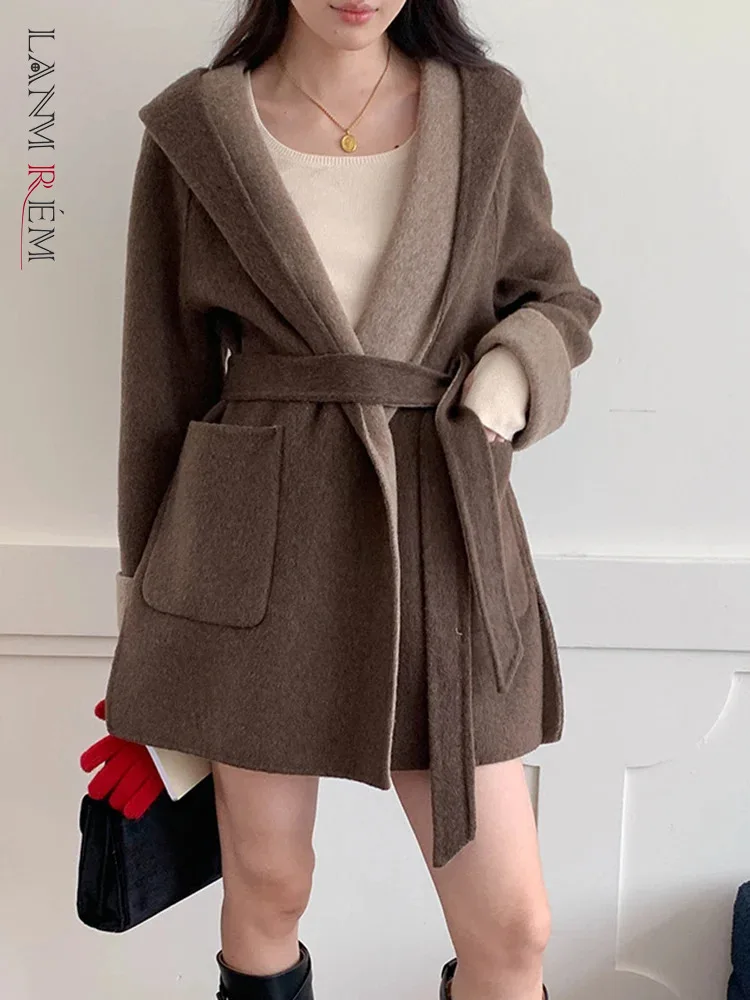 

[LANMREM] Hooded Wool Coats For Women Belt Gathered Waist Thick Warm Contrast Color Outwear Female 2024 Winter New 26C1511