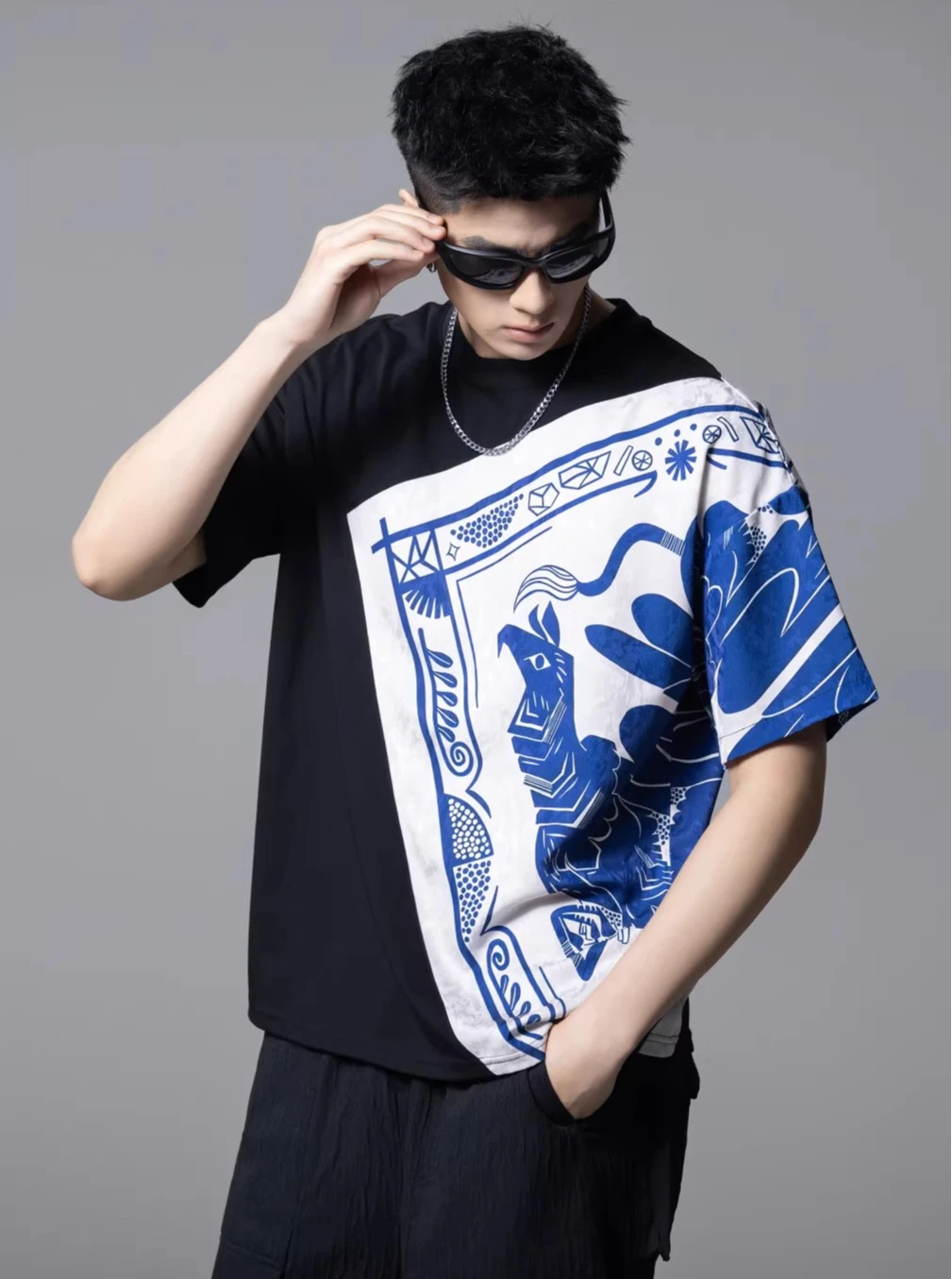 2026 Summer New Men's Blue Black Cartoon Animal Print Patchwork Loose Casual Daily Round Neck Short Sleeve T-Shirt