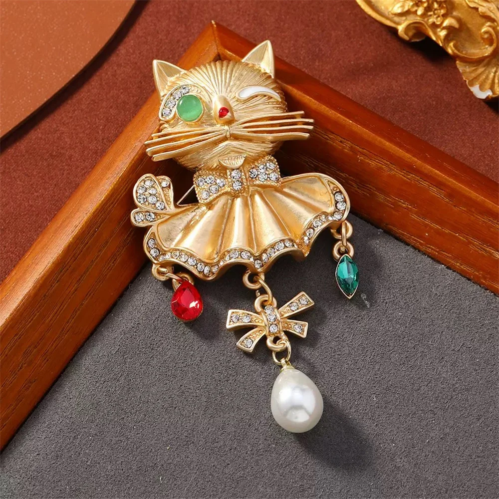 

CZ Crystal Matte Bowknot Big Tail Cat Cute Enamel Pins Fashion Luxury Zircon Metal Cartoon Women's Brooch Jewelry Accessories