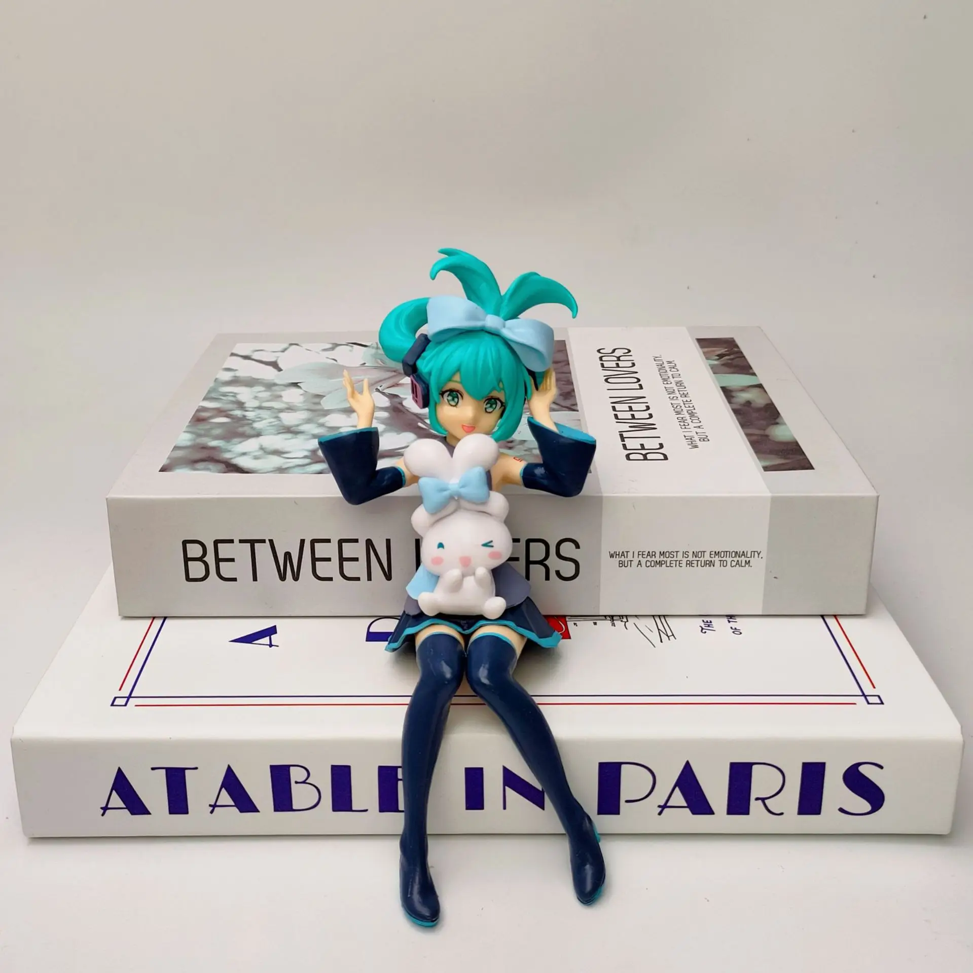 Hatsune Miku 20CM Anime X Cinnamoroll Figur Anime Periferal Model Koleksi Dekorasi Dekoratif Hadiah Kawaii Anak-anak