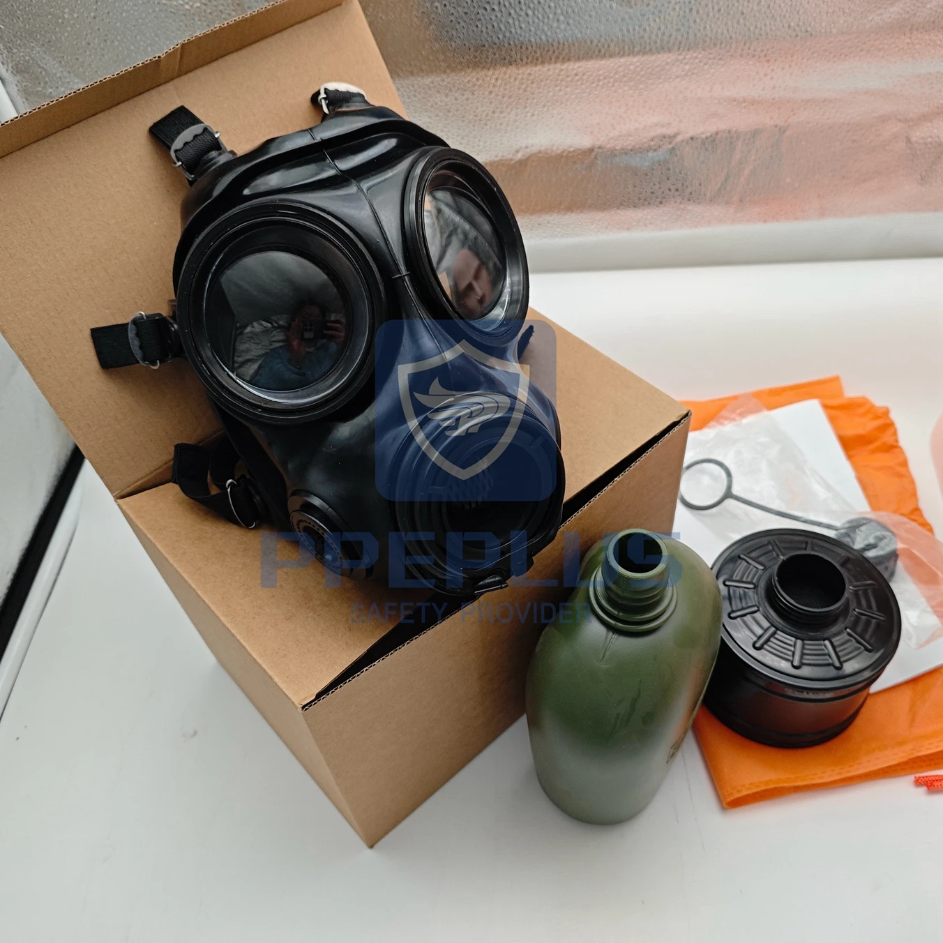 Nuclear Radiation Protection Gas Mask Respirator With Filter Box