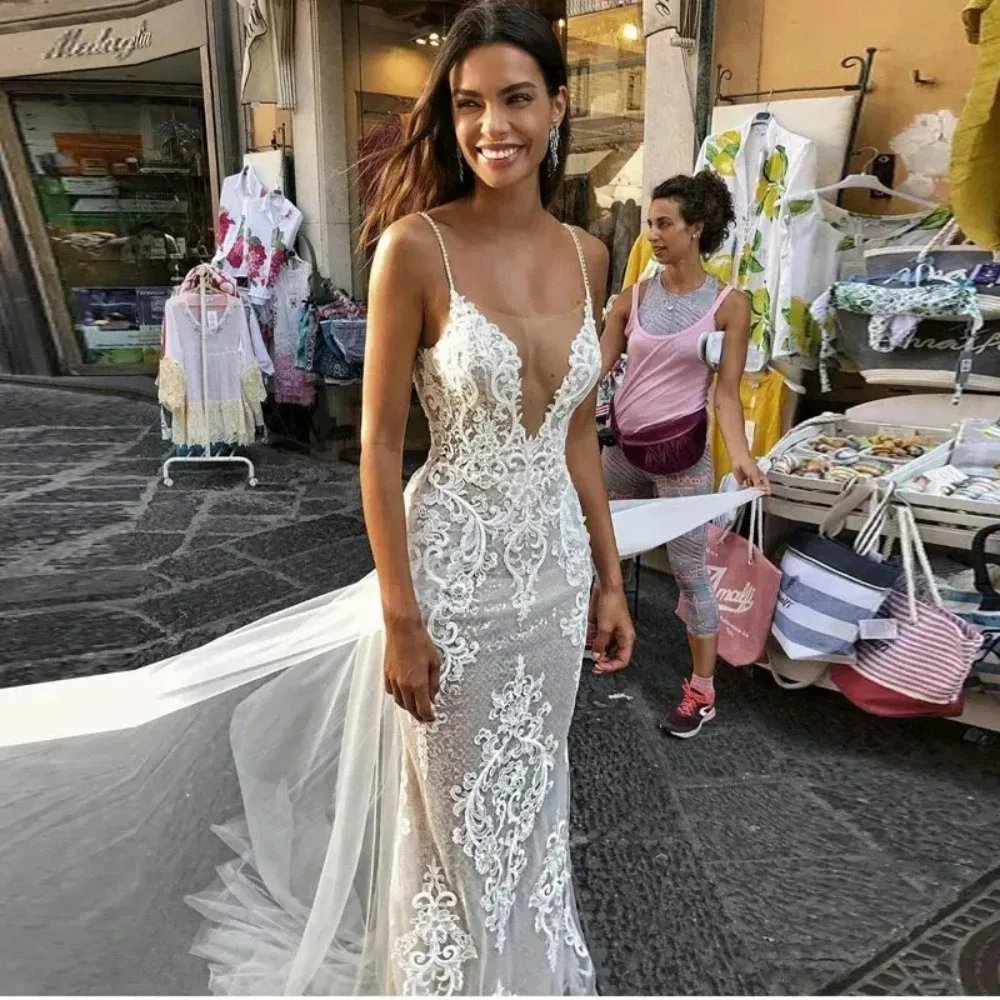 Sexy Sheer V Neck Mermaid Wedding Dress With Detachable Train Spaghrtti Straps Appliques Beaded Backless Beach Vestido De Novia