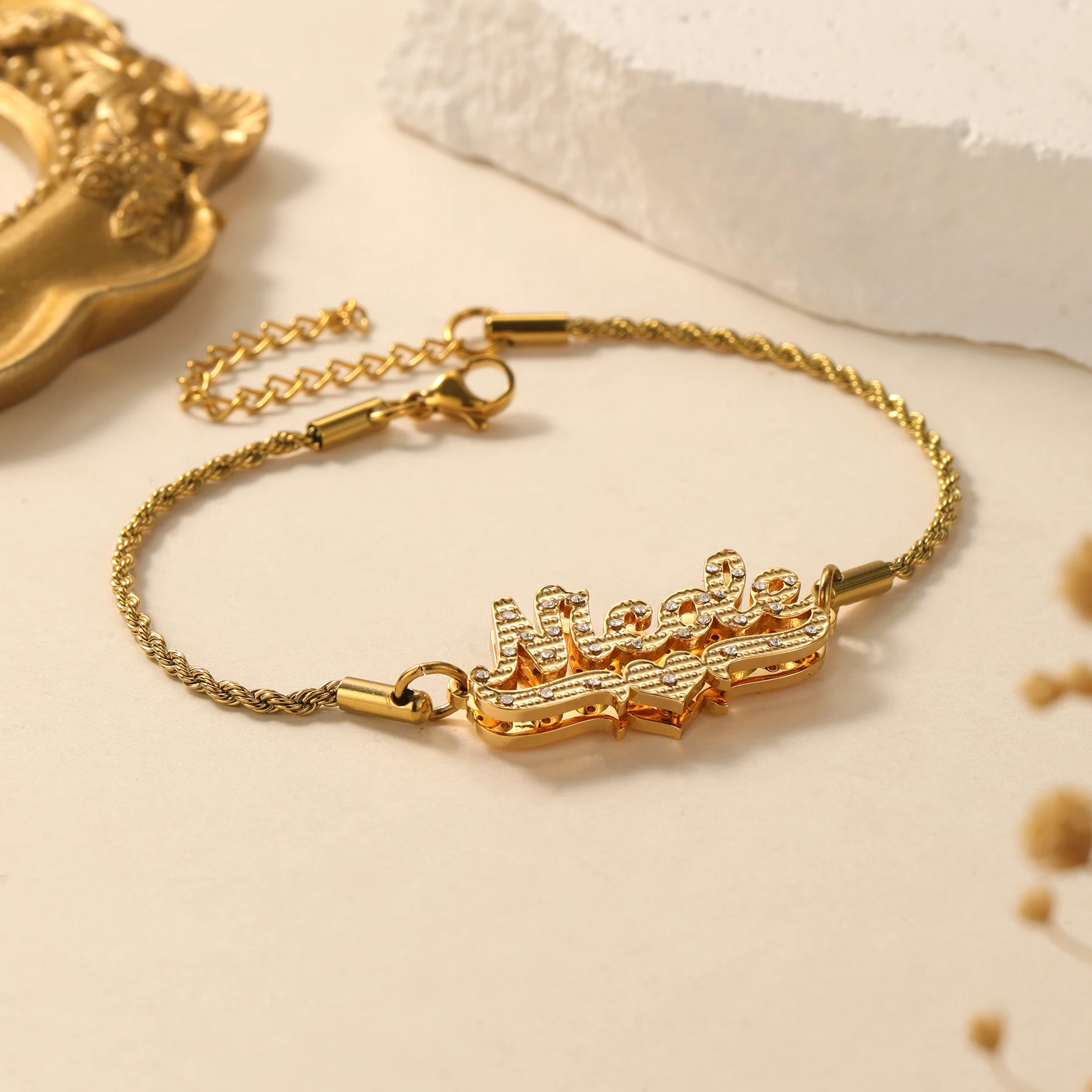 

Браслет с именной гравировкой, подвеска-сердце, золотая цепочка, персонализированные инициалы, романтическое изящное украшение, подарок для неё на Рождество