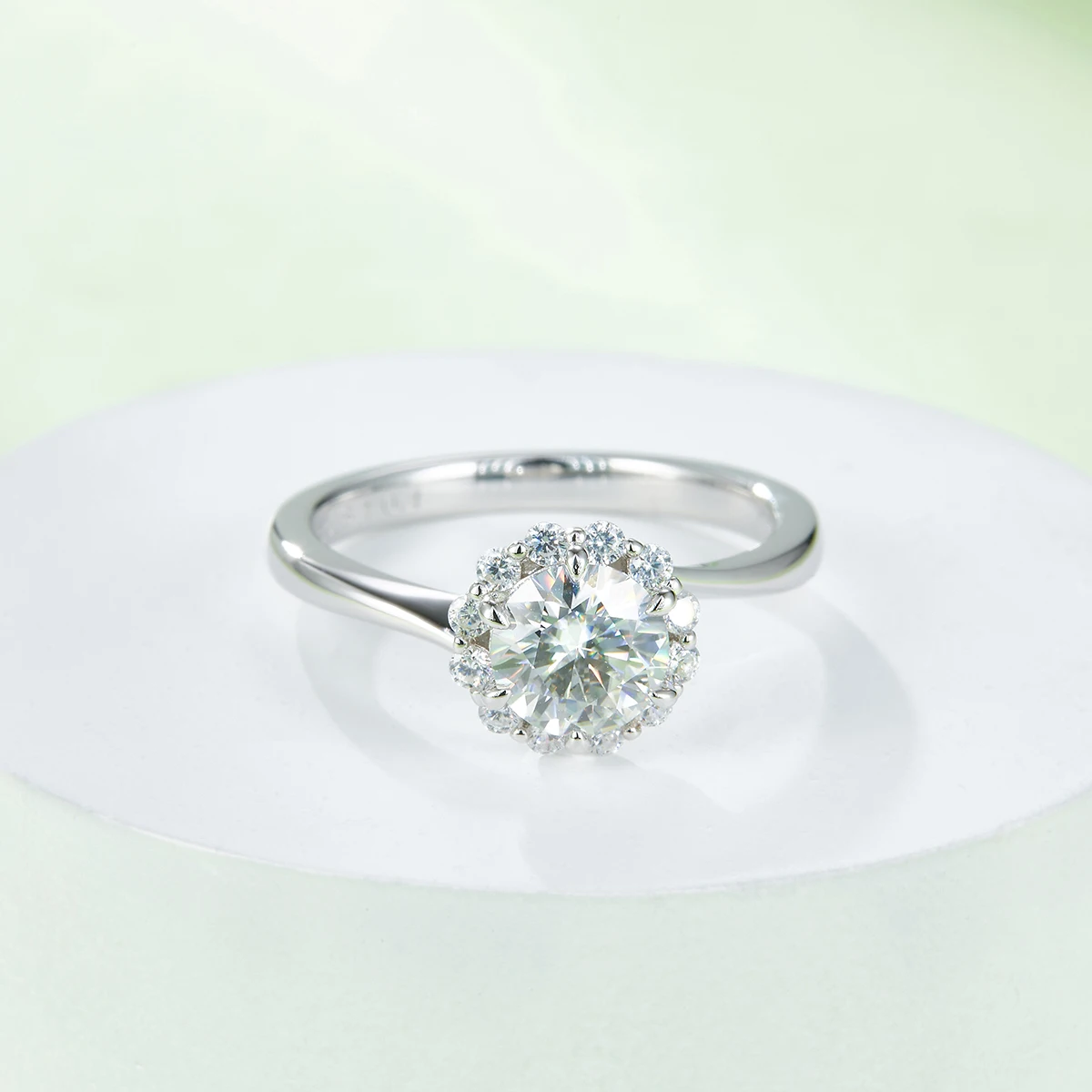 

Классическое женское кольцо круглой формы S925 с посеребренным платиновым муассанитом и бриллиантом, 1 карат D-класса для вечеринки и свадьбы