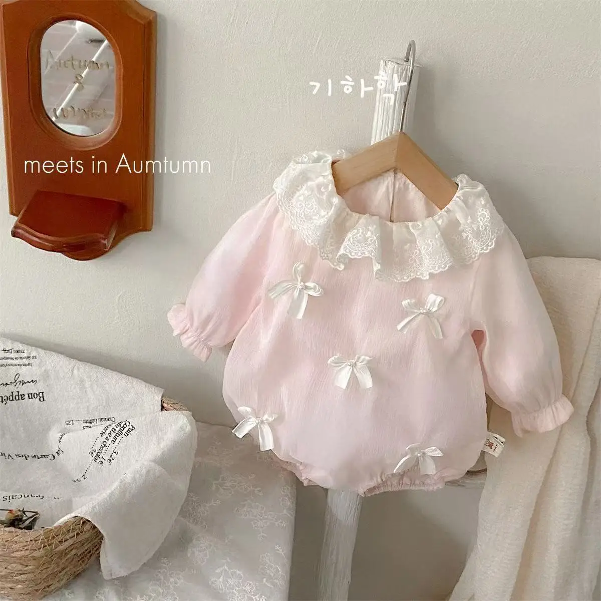 Baby Autumn New Baby Sweet Rompers Full Moon Hundred Days Princess Lace Fashion Jumpsuit Clothes 2025 New