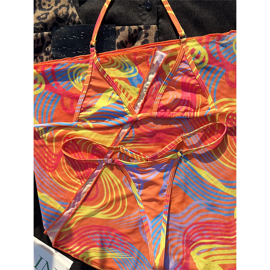Neuer bedruckter Mini-Micro-String-Bikini mit Sarong, Damen-Badeanzug, dreiteiliges Bikini-Set, Badebekleidung, Badeanzug V4608 – Detail 16