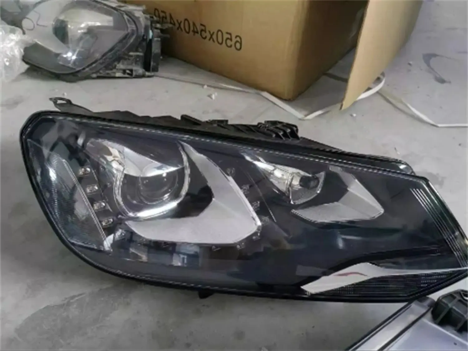 LED Front Headlight for Volkswagen vw Touareg 12-15 Daytime Running Light Turn Signal