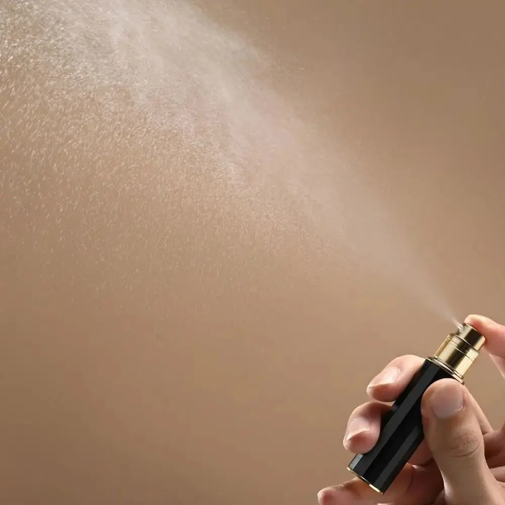 

Compact Leak-proof Separate Bottle Bottom Filling Fine Nozzle Liquid Cosmetic Container Refillable Metal Cover Atomizer Home