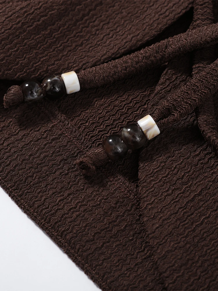 Texturiertes Spitzen-Oberteil mit V-Ausschnitt und Schnürung, Hosenanzüge für Damen, sexy Oberteile mit Fledermausärmeln und geraden Hosen mit hoher Taille, bezaubernde Damen-Outfits – Detail 7
