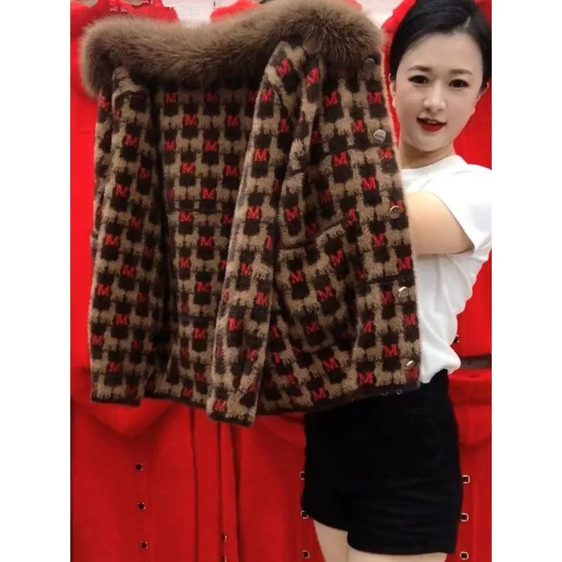 

Blouse Outerwear Women's Autumn/Winter Stylish Fur Collar Thickened Cardigan New Comfortable Casual Fashionable Niche Versatile