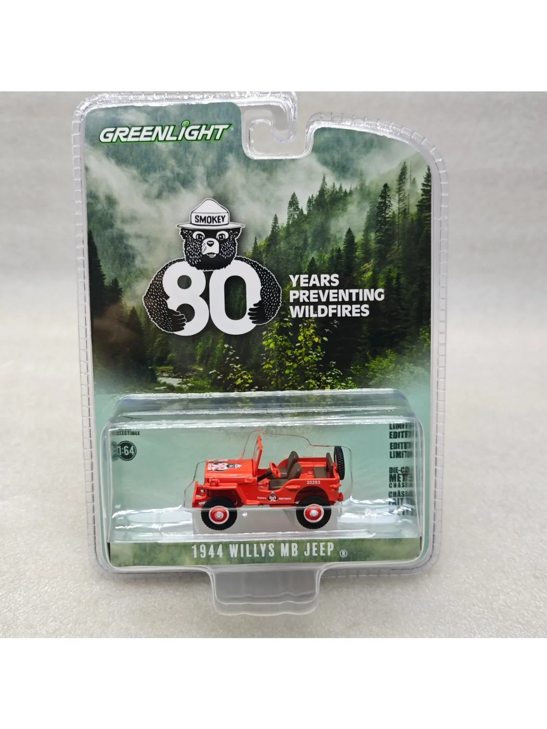 1: سلسلة الذكرى السنوية الرابعة السادسة الرابعة 17-1944 Jeep Willys MB - Smoke Bear 80th Anniversary Memoration مجموعة نماذج السيارات المتقدمة