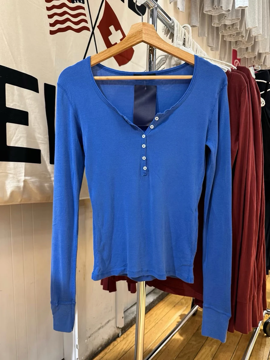 

Новая синяя мягкая хлопковая тонкая базовая футболка с длинным рукавом для женщин с шестью пуговицами и круглым вырезом, повседневные простые винтажные футболки в консервативном стиле, топ