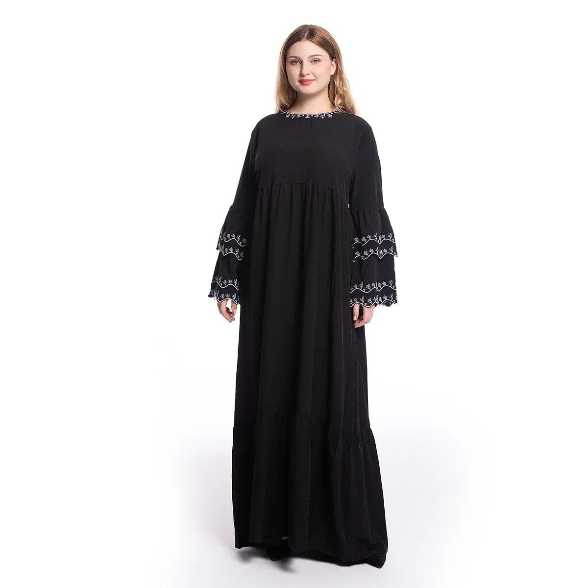 

Women Long Sleeve Embroidery Abayas for Womne Large Size Muslim Dress Middle East Islamic Long Dress Pullover Dubai Abaya Kaftan