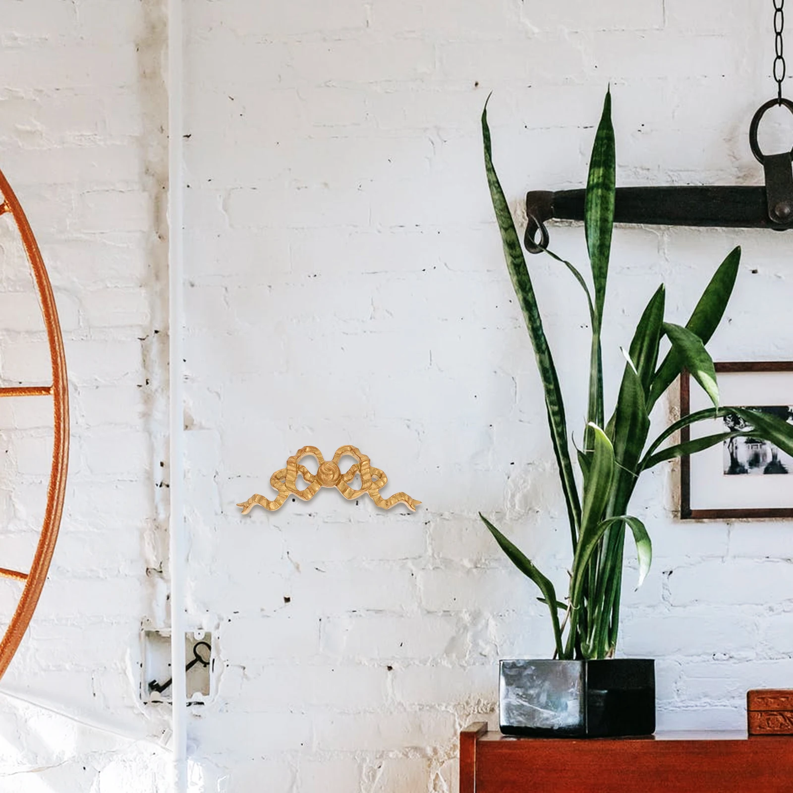 

1Set Vintage Bow Wall Decor Chain Bow Knot Photo Frame Buckle Elegant Resin Hanging Decoration for Living Room Kitchen Bathroom