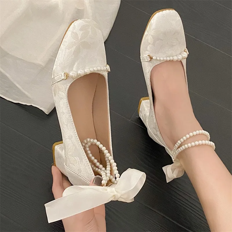 Floral Shoes Women Pumps Pearls 2024 Spring Autumn All-match Casual Chinese Style New One Word Buckle Chain String Bead Elegant