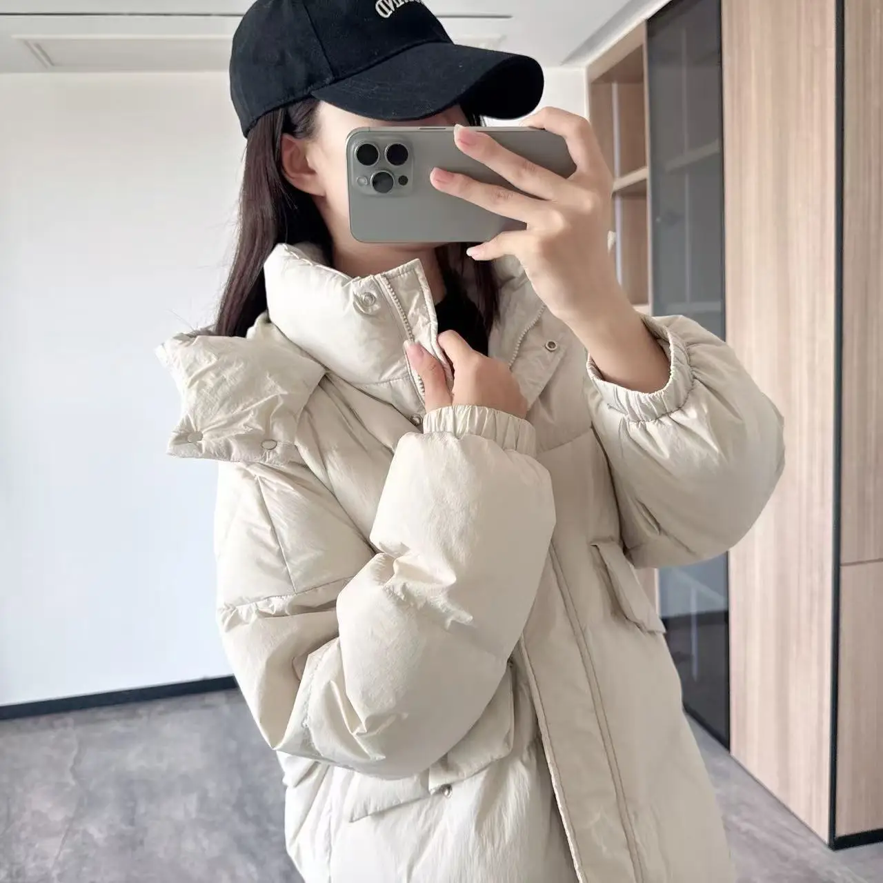 Winter Women's Down Jacket Hooded Windproof Duck Down Jacket