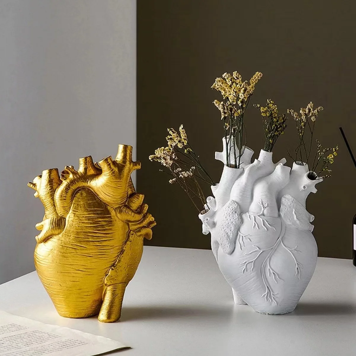 Creative Vases Heart-Shaped Sculpture Customized Vase Heart-Shaped Art Resin Vase Desktop Heart Vase For Flowers Home Decoratio