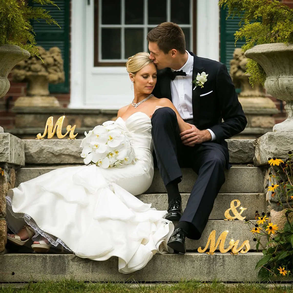 Wooden Mr & Mrs Sign Wedding Decoration – Freestanding Rustic Table Centerpiece for Engagement Party DIY Decor