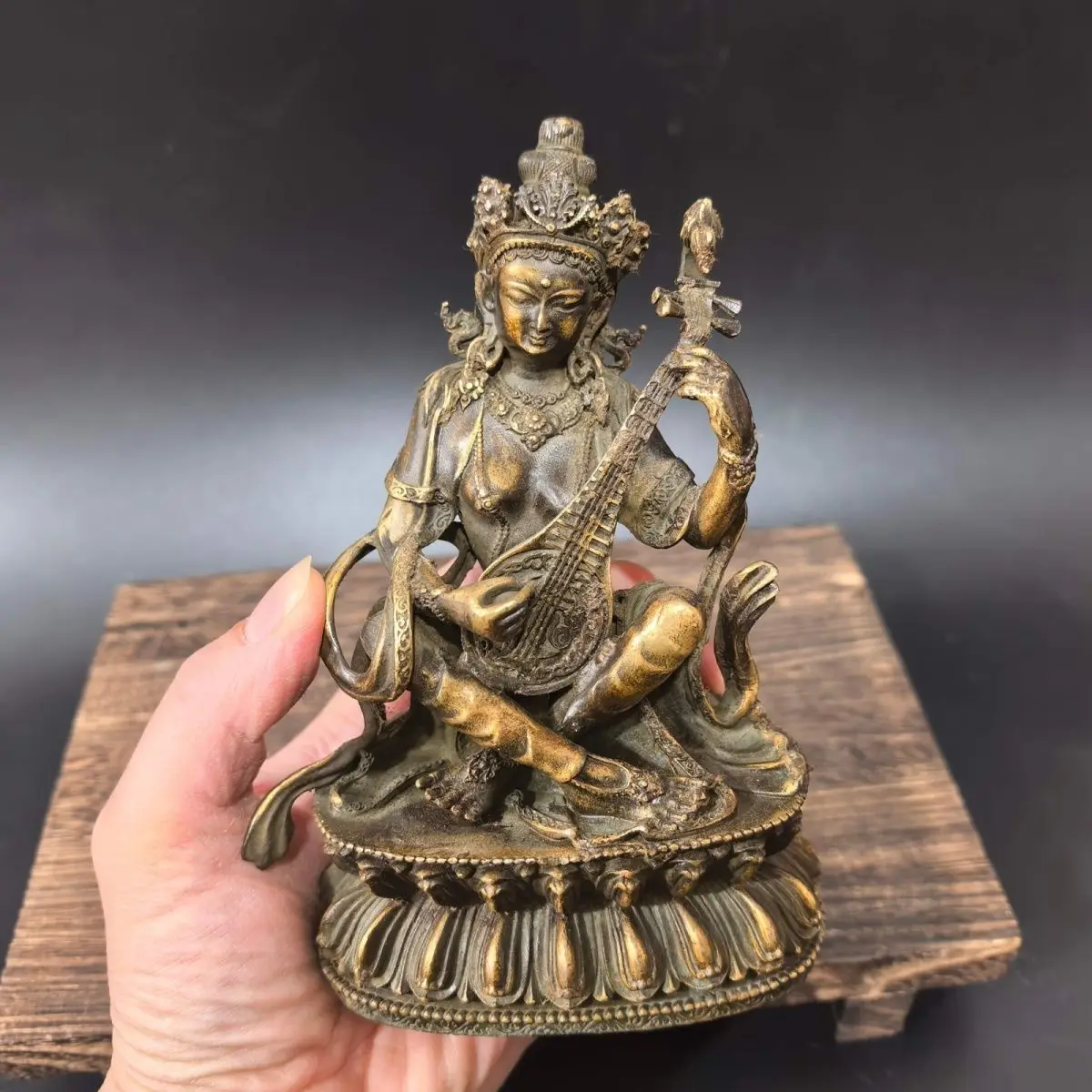 Antiqued Saraswati Statue Tibetan Buddhism Goddess of Wisdom Music Figurine, Sitting Lotus Altar Ornament for Home Worship