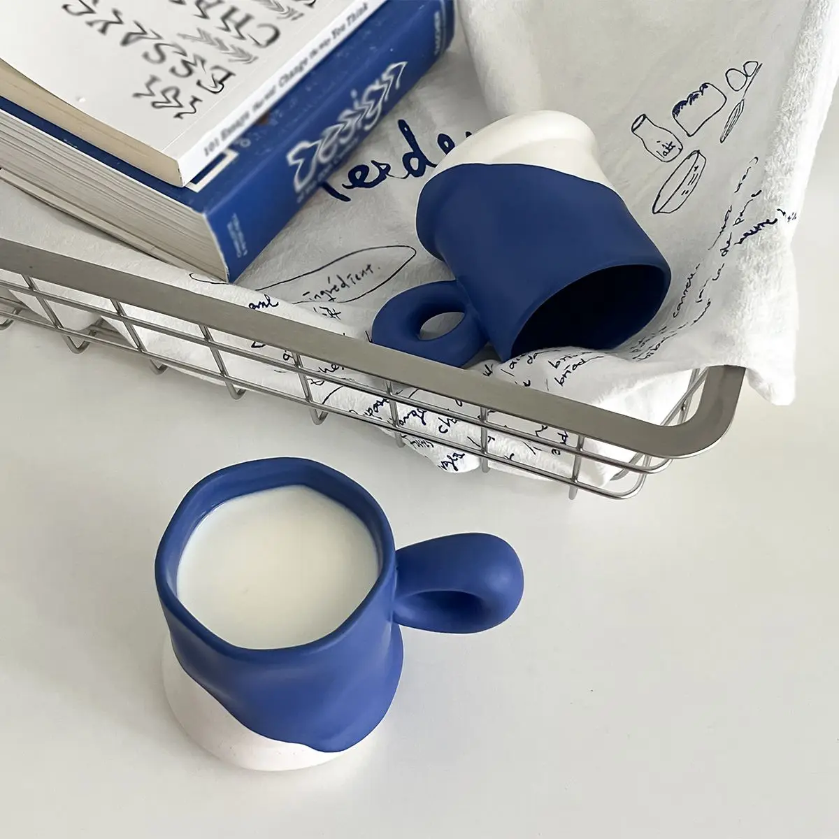 

Nordic color matching Klein blue cream cup, creative afternoon tea office drinking water coffee cup