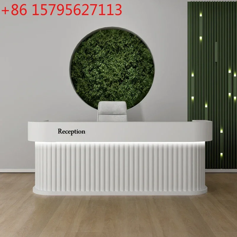 

Простая страница оформления заказа. Стойка ресепшн из нержавеющей стали в стиле лёгкой роскоши. Барная стойка.