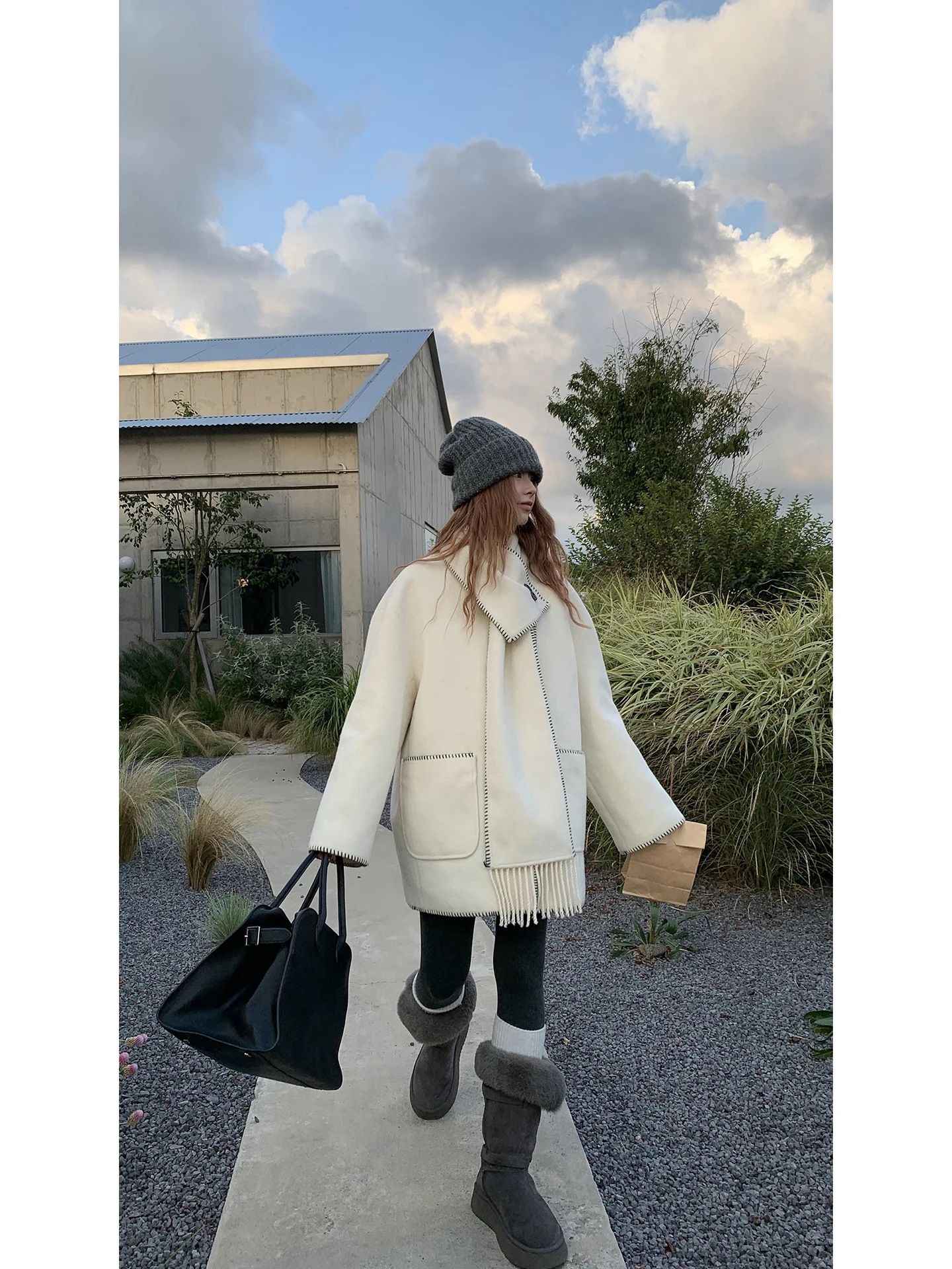 معطف صوف أحمر أنيق للنساء بتصميم قصير لفصل الشتاء مبطن بالقطن مزيج من الصوف ملابس خارجية باللون الأبيض مناسب للتنقل اليومي وعصري #3