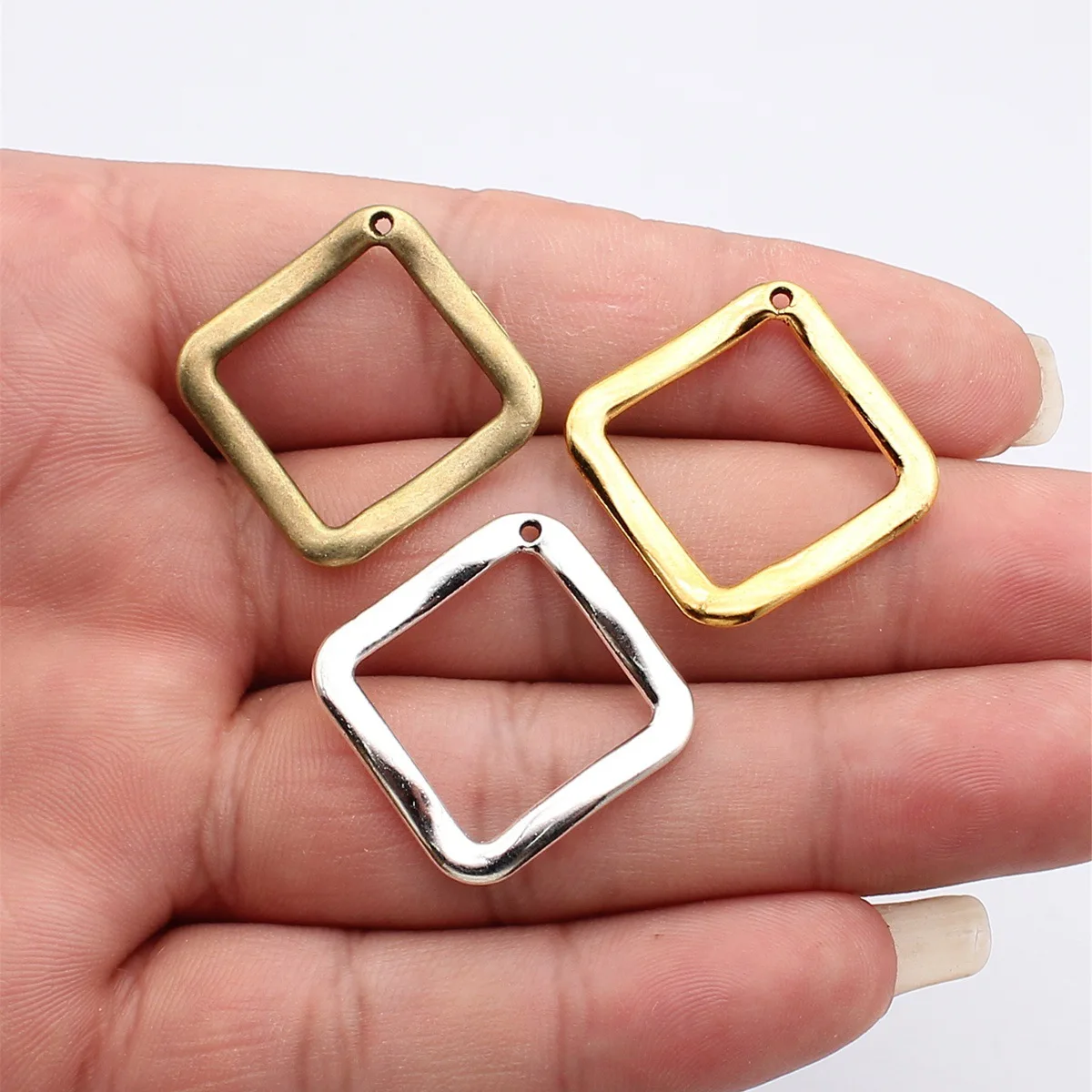 WYSIWYG 10pcs 31x31mm 3 Colors Antique Bronze Color Antique Silver Color Antique Gold Color Hollow Out Rhombus Charms
