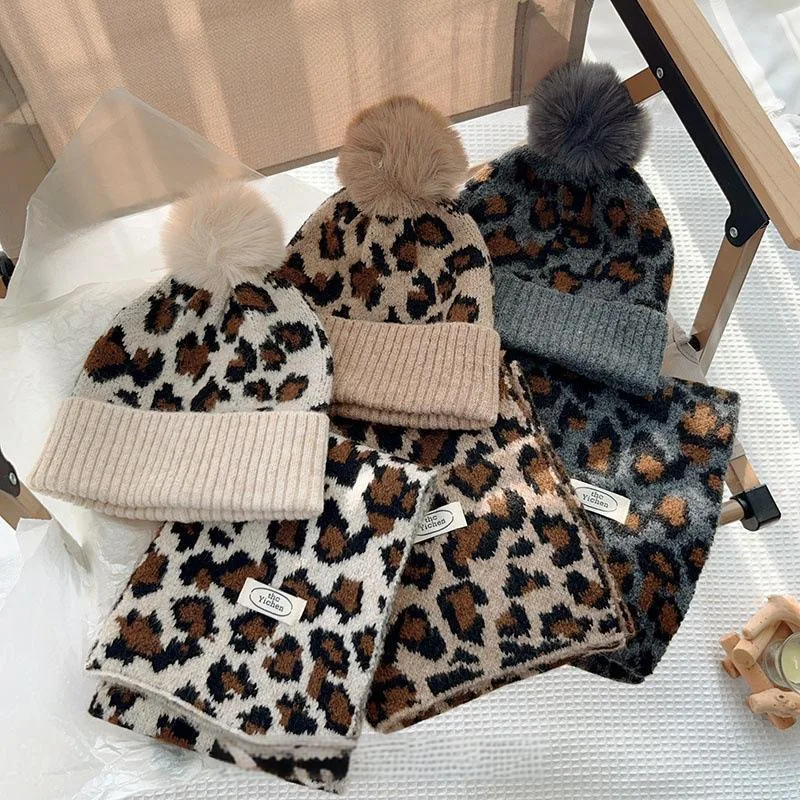 Children's hat wool hat scarf two-piece set of warm winter new middle and large children's fashion leopard knitting big head sca