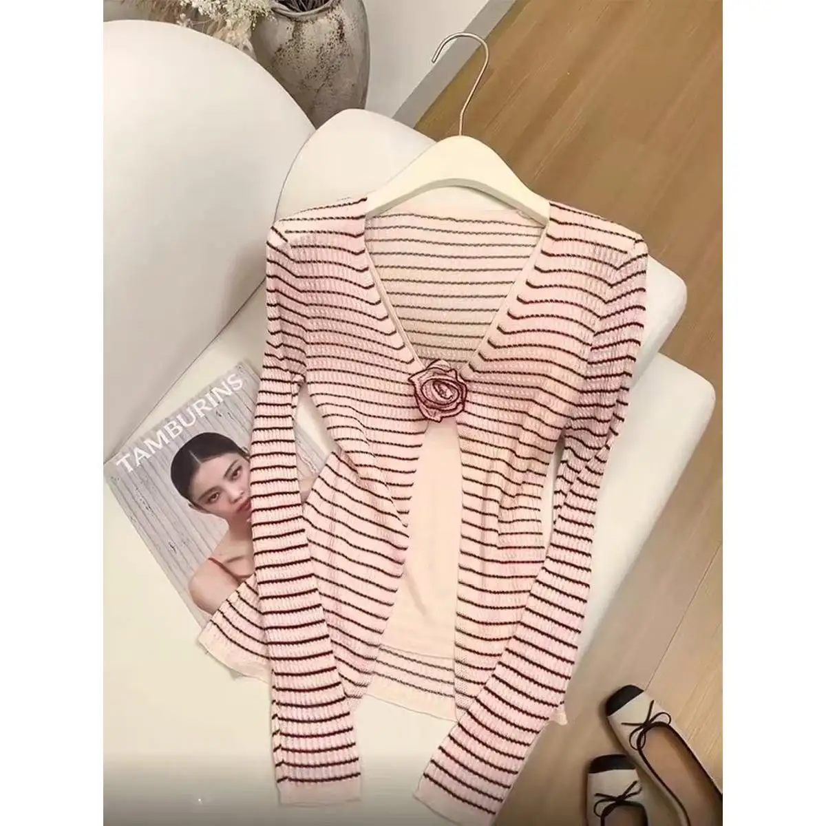 

Розовый вязаный свитер с цветочным принтом, искусственный двухсекционный женский осенне-зимний полосатый антивозрастной топ Sweet Sle Regular Sve V-Ne Lon...