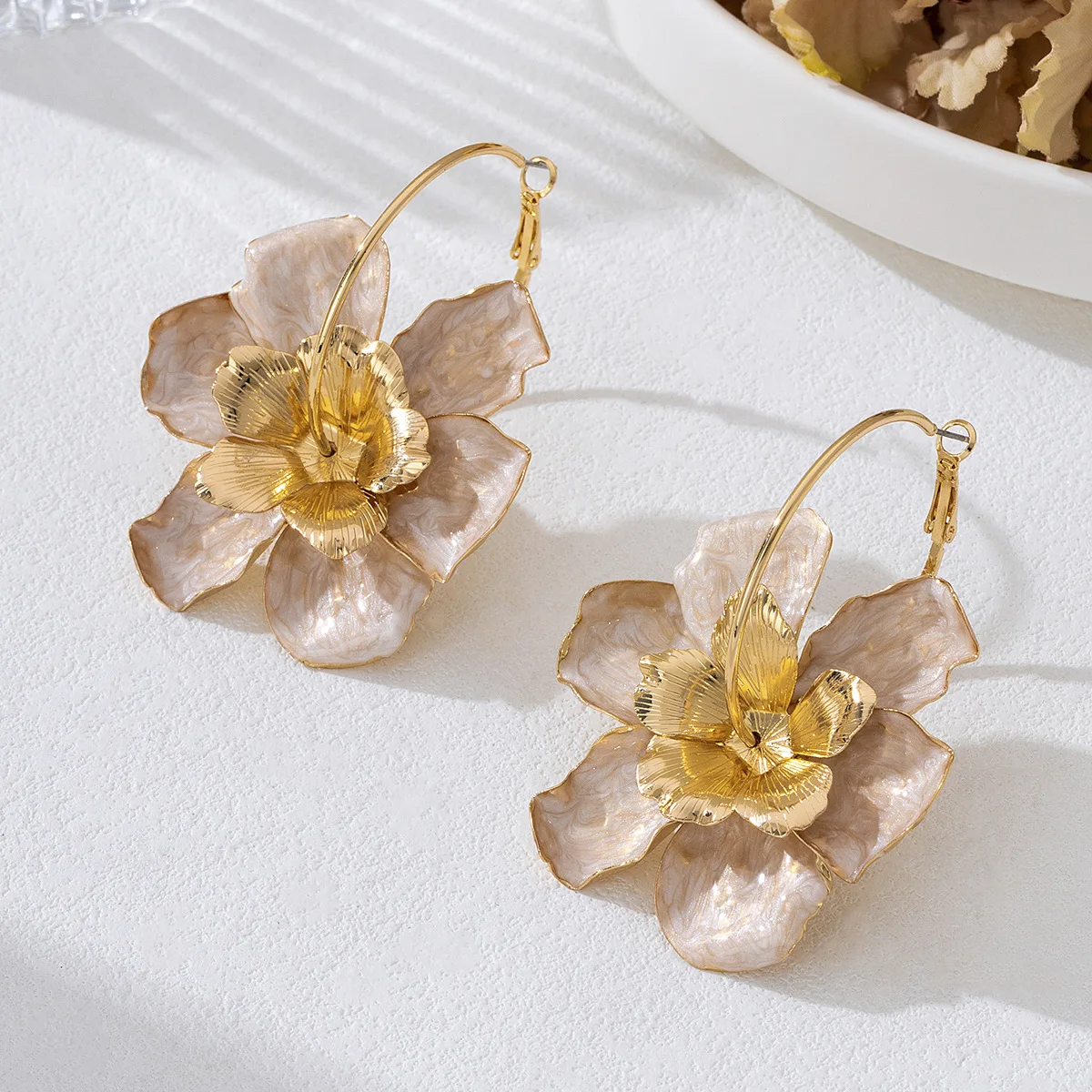 Vintage Gold Color Double Layer Hollow Flower Hoop Earring for Women Exaggerate Metal Big Petal Earring Party Daily Wear Jewelry