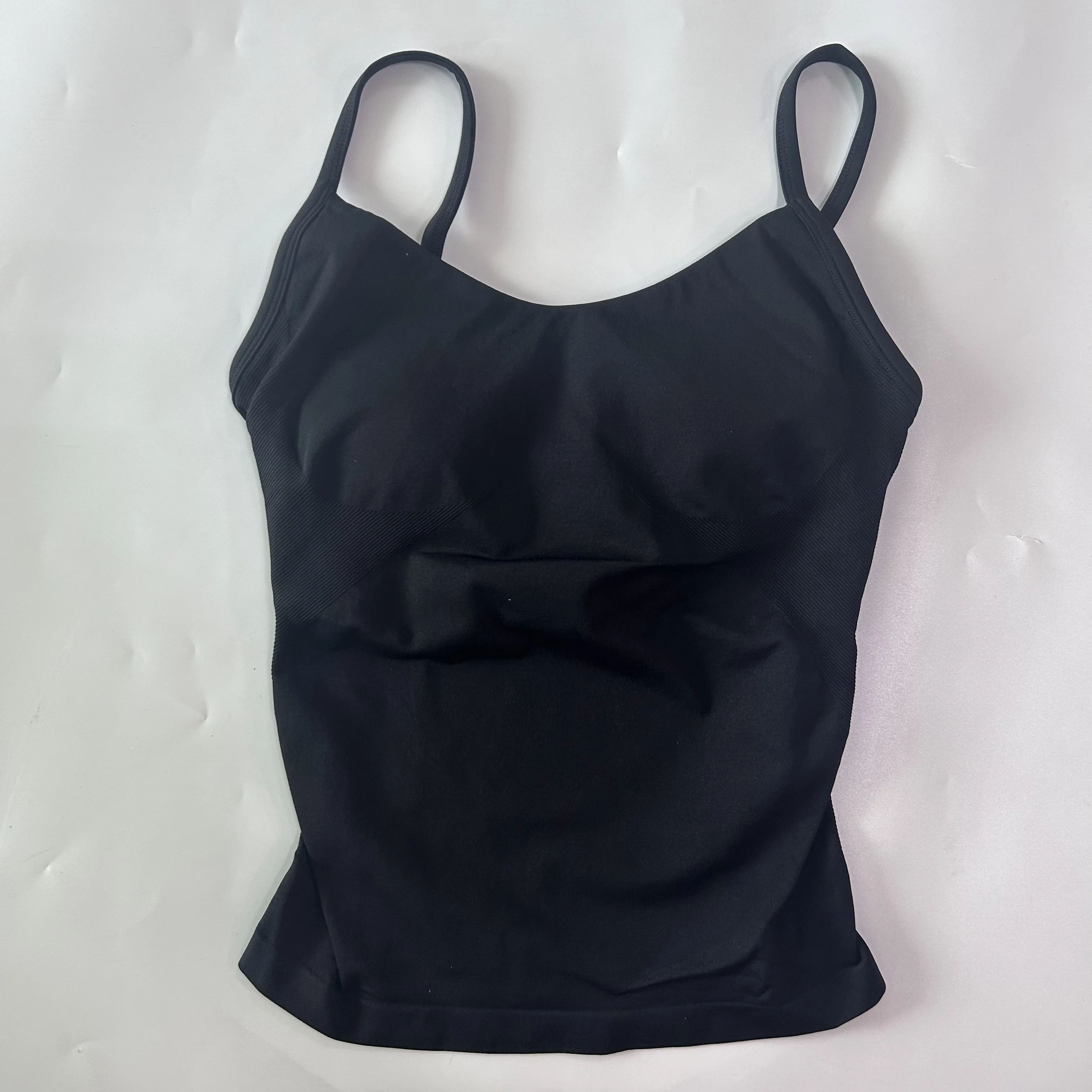 Pericic Damen-Top mit Rundhalsausschnitt, nahtloses, langes Sport-Top, Fitness- und Yoga-Oberteil mit integrierten BH-Einlagen, Lauf- und Trainingskleidung, Tanktop. – Detail 9