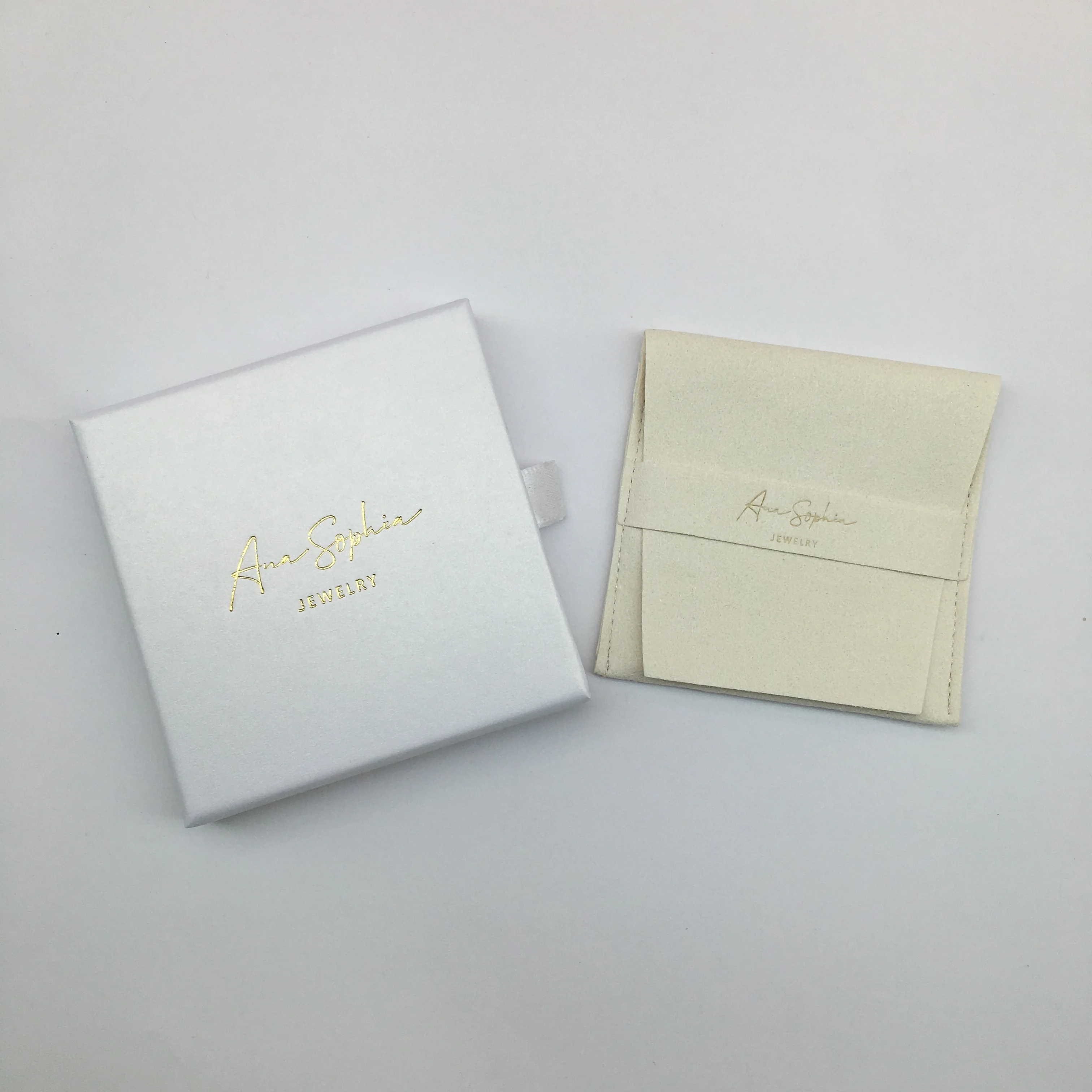 

24 комплекта, бумажные коробки для ювелирных изделий с милым логотипом и мини-сумка-конверт из микрофибры, замшевые бархатные кольца, серьги, праздничные подарочные пакеты