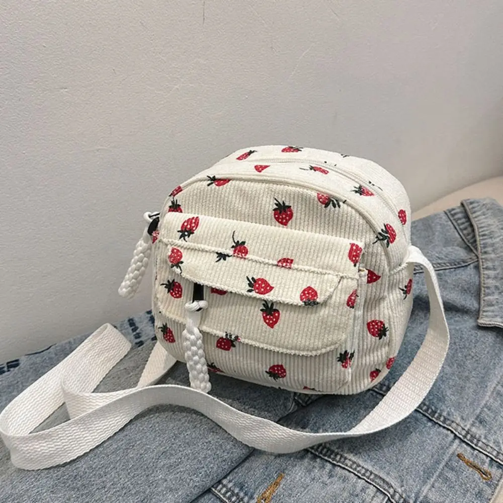 Bolso cruzado de gran capacidad con estampado de fresas para mujer, bandolera de hombro con cremallera, de pana, para viaje