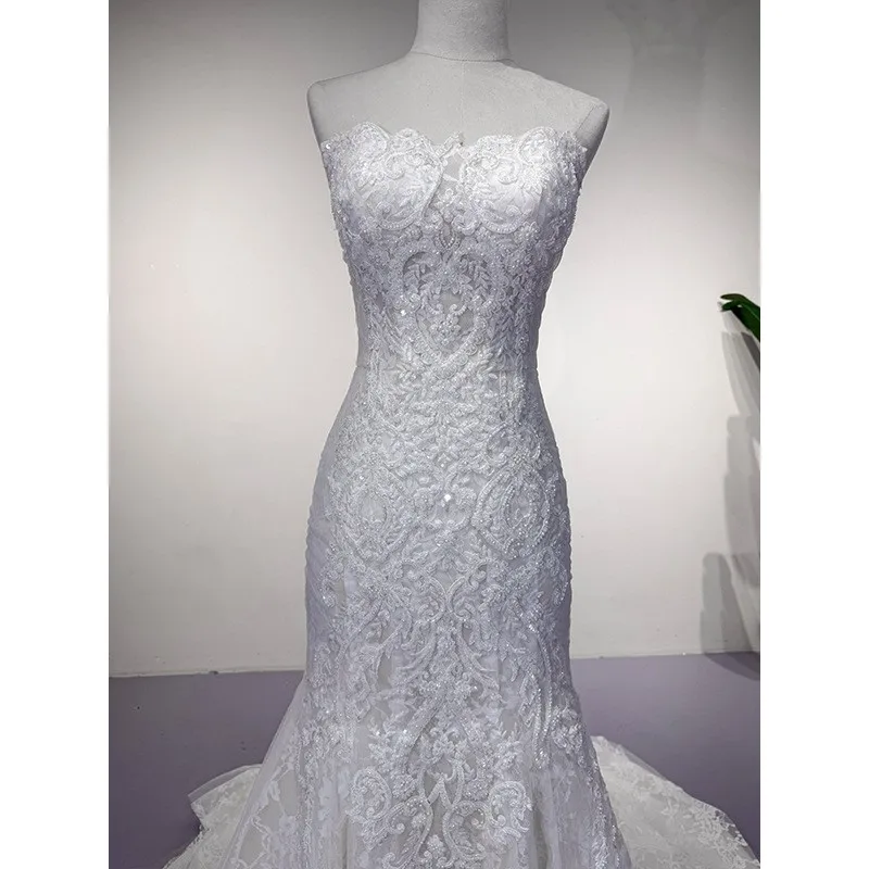 

A new strapless chiffon dress with stylish and to welcome guests light luxury fishtail