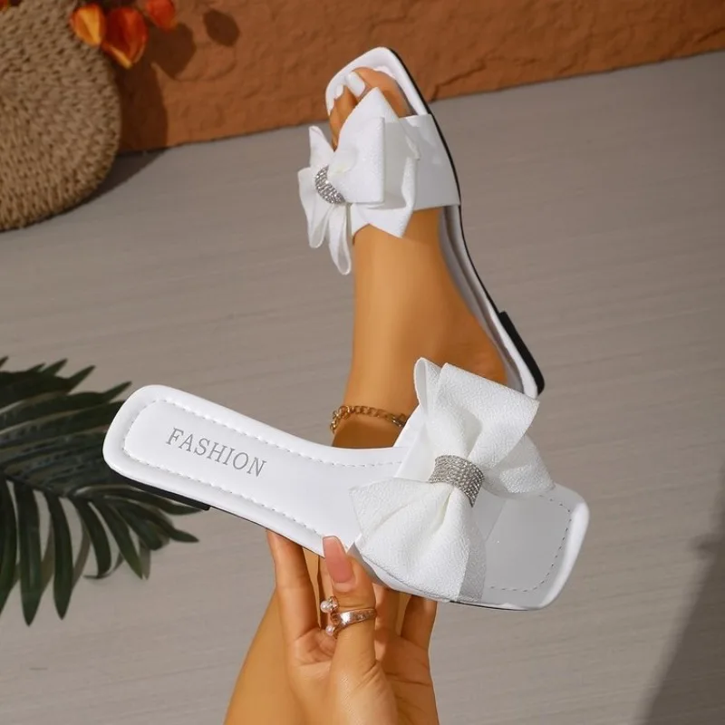 

New Women's Bow Design Fashionable and Comfortable Casual Slippers Outdoor Non slip and Wear resistant Flat Sandals