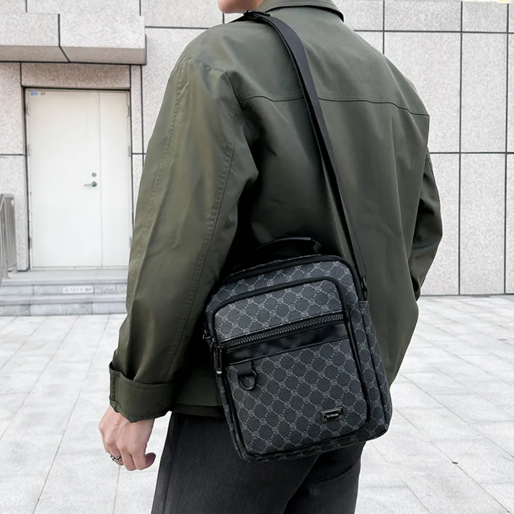 New Men's Daily Commuting Fashion Shoulder Bag Street Trend Casual Simple Crossbody Bag Out Lightweight Delicate Messenger Bag