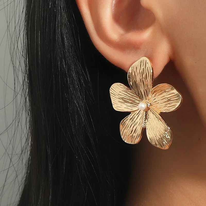 

Vintage Gold /SilverColor Simple Flower Metal Embed Pearl Big Earrings Floral 2024 Modern Women Statement Gift Fashion Jewerly