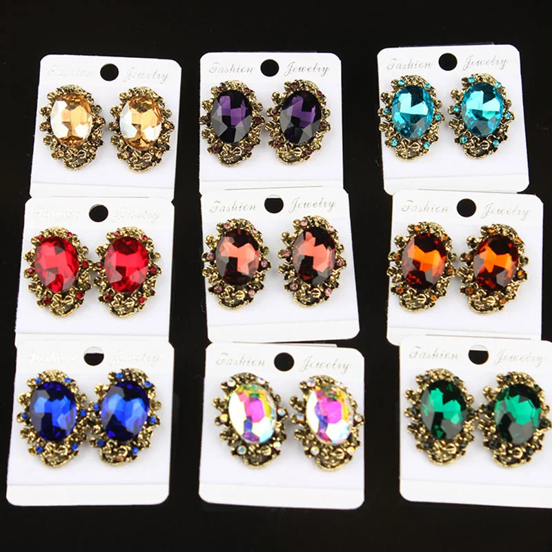 

Retro glass gemstone stud earrings - stylish and versatile, simple yet elegant earrings. High-quality waterproof jewelry