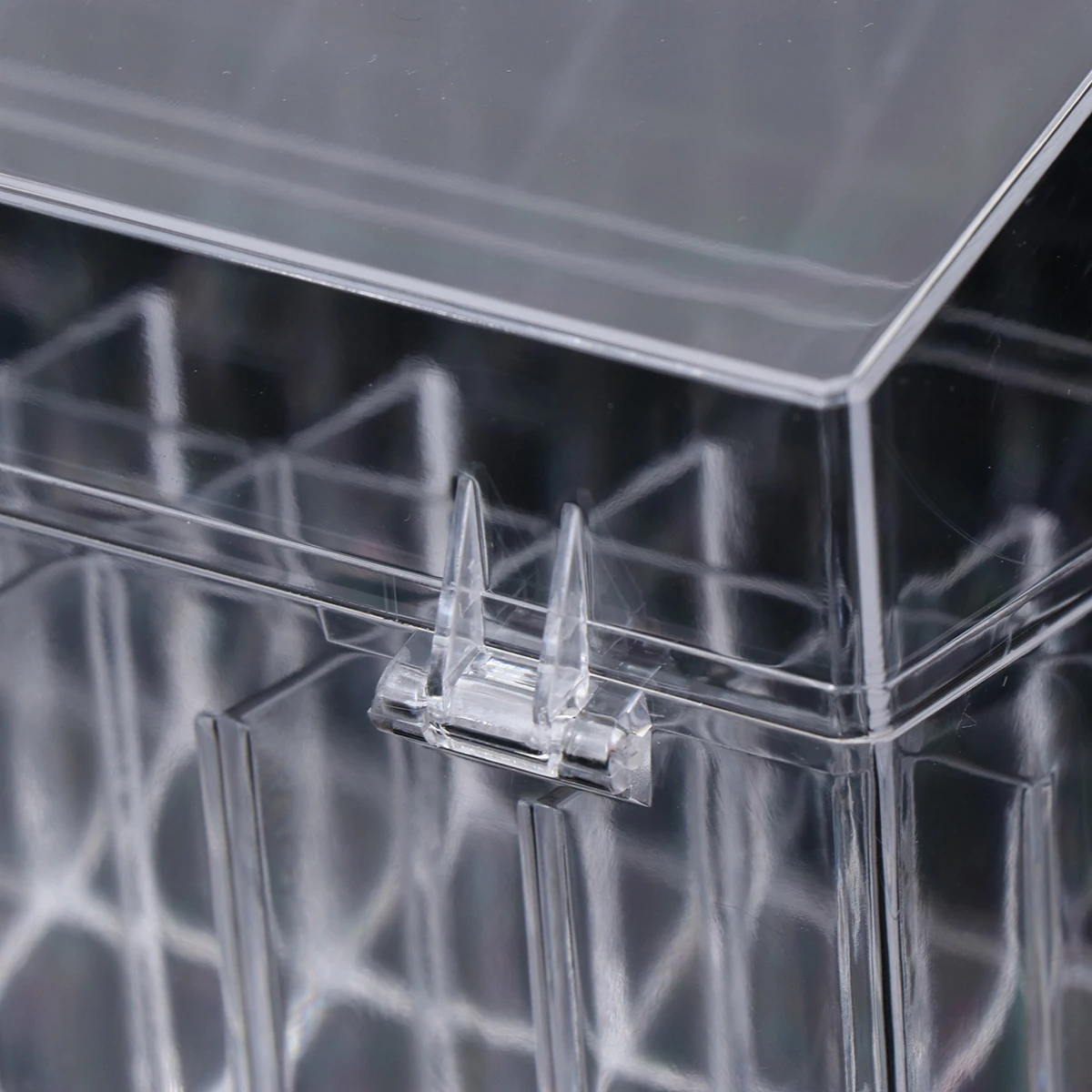 

18 Slot Lipstick Storage Box Transparent Plastic Makeup Display Stand Rack Organizer Long Lasting Durability