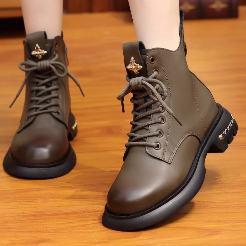 

New anti slip thick soled soft leather women's shoes for autumn and winter trendy round toe Korean version short tube slim shoes