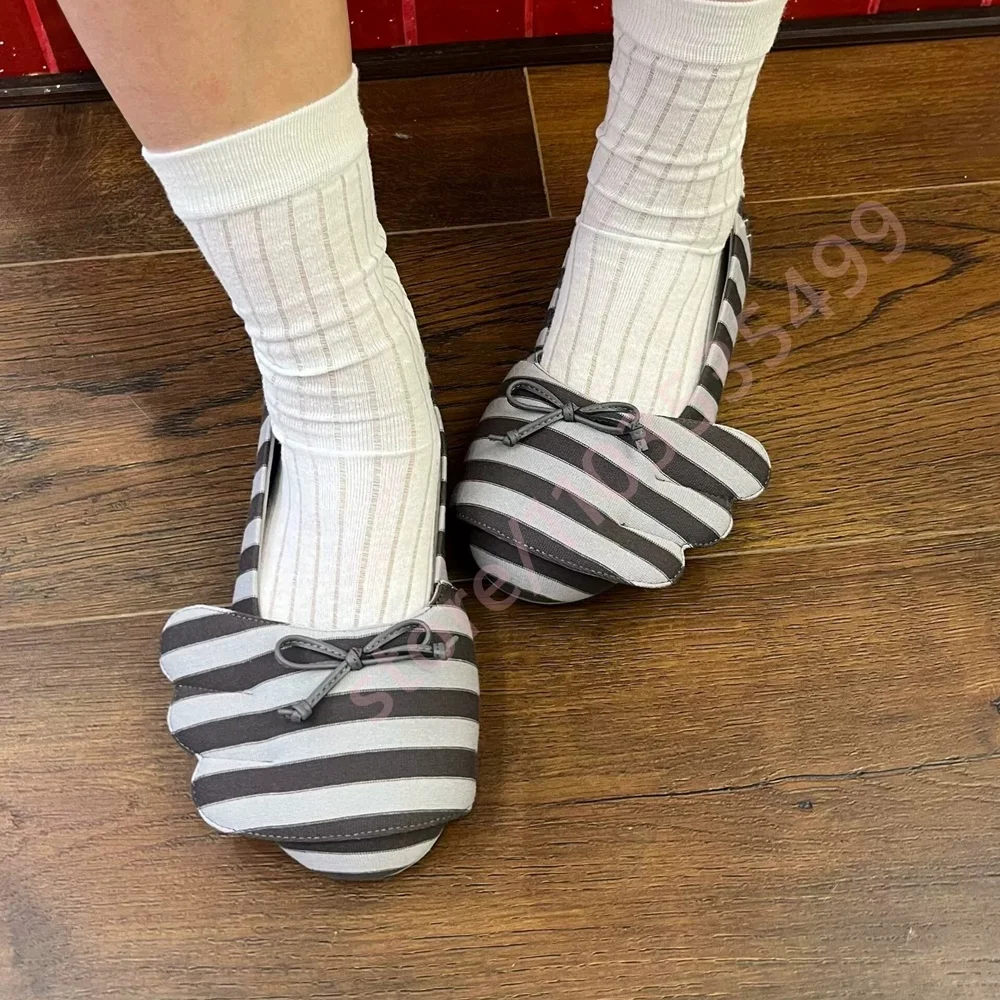 Zapatos planos de ballet con punta cuadrada en rosa claro brillante para mujer, con lazo pequeño y corazón en relieve, plantilla suave, sin cordones, para uso diario, informales, para caminar.