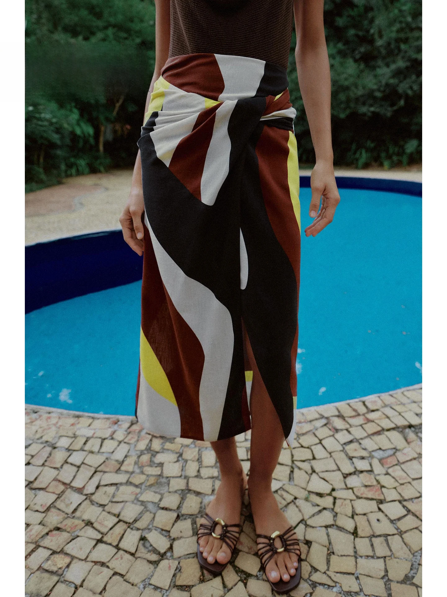 Summer 2026 Wrap Style Half Skirt Artistic Contrast Color Knot Design Unique Women's Standard Fit Straight Tube Skirt