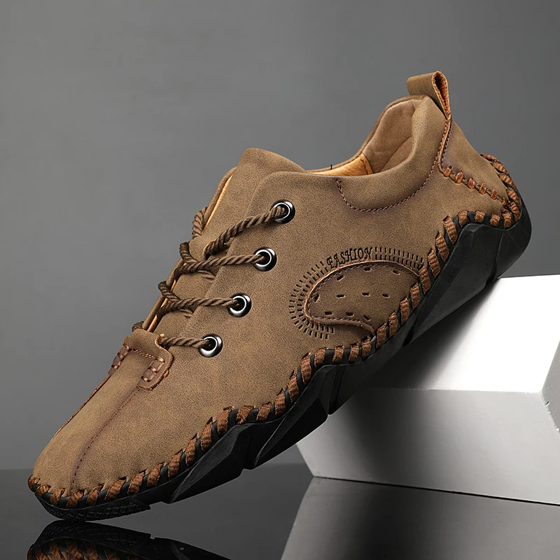 Large Size Men Shoes Outdoor Hand Sewn Soft Sole Soft Surface New Casual Fashionable Lightweight Sports Men Shoes