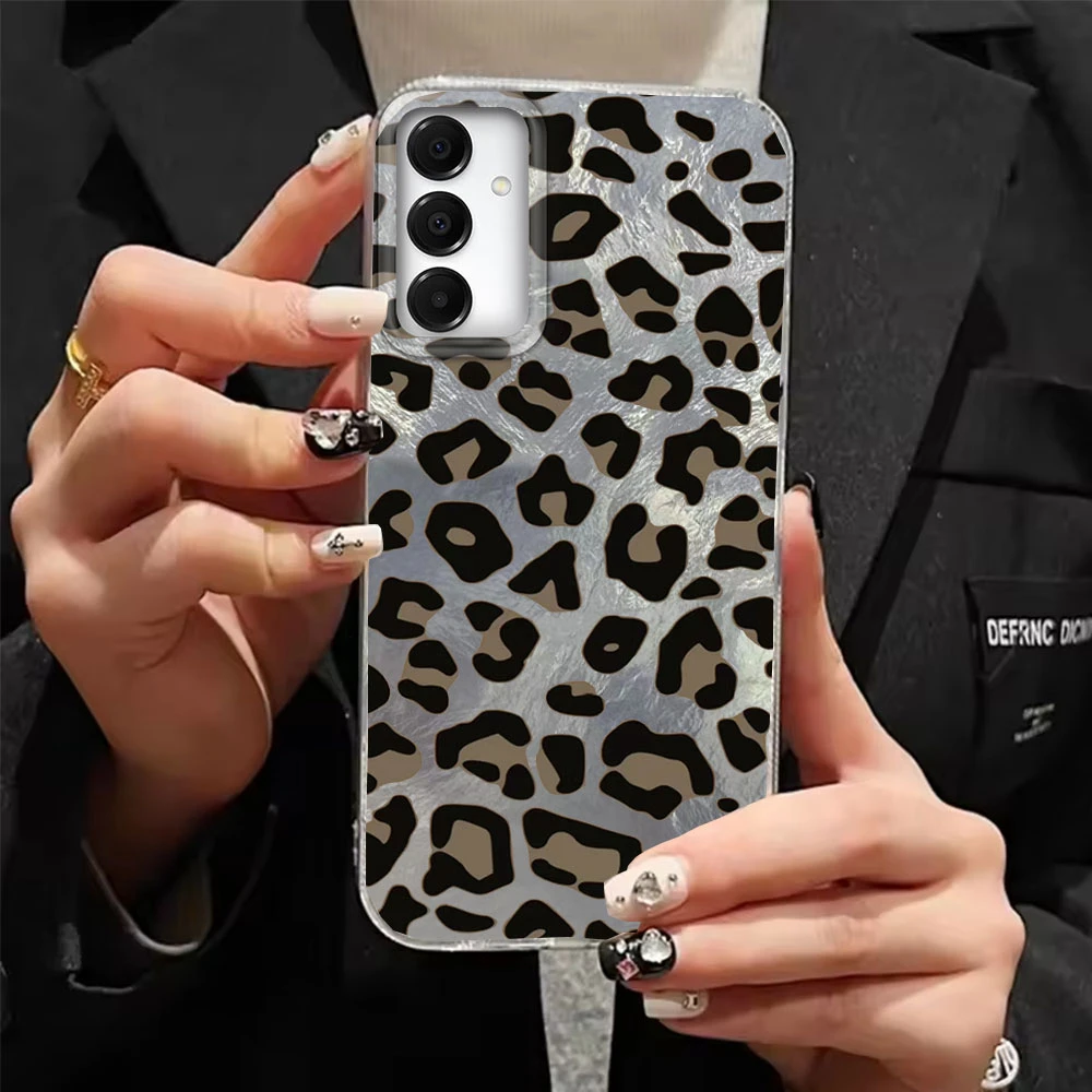 Retro Leopard Vortex Pattern Phone Case for Samsung Galaxy A16 A55 A07 A17 A56 A36 A26 A53 A06 A14 A24 A34 A54 A15 A12 Cover - náhled 4
