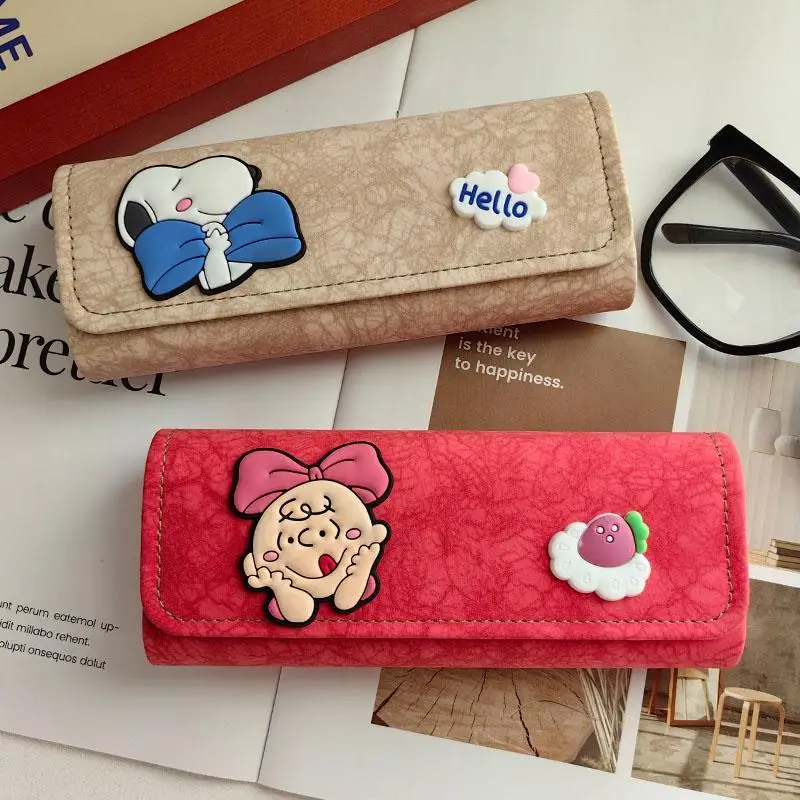 

Miniso Kawaii Anime Glasses Case Cute Snoopy Cartoon Ins Good-Looking Portable Leather Magnetic Sunglasses Box Gifts for Girls