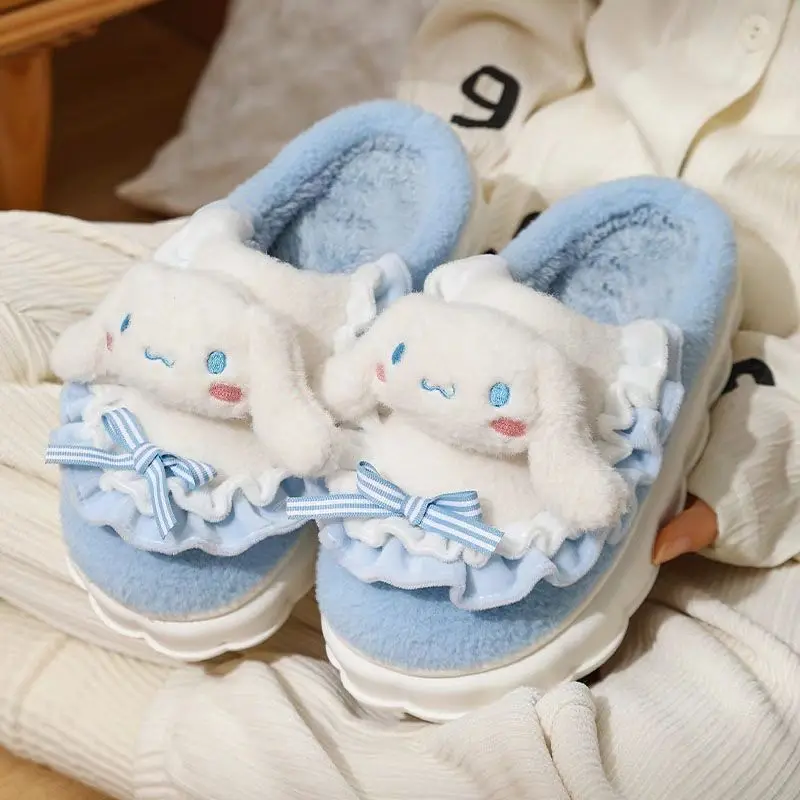 Sanrio Hello Kitty sepatu katun Kuromi Cinnamoroll wanita Plushie kartun mewah Kawaii sepatu datar sandal sepatu hadiah mewah Y2K