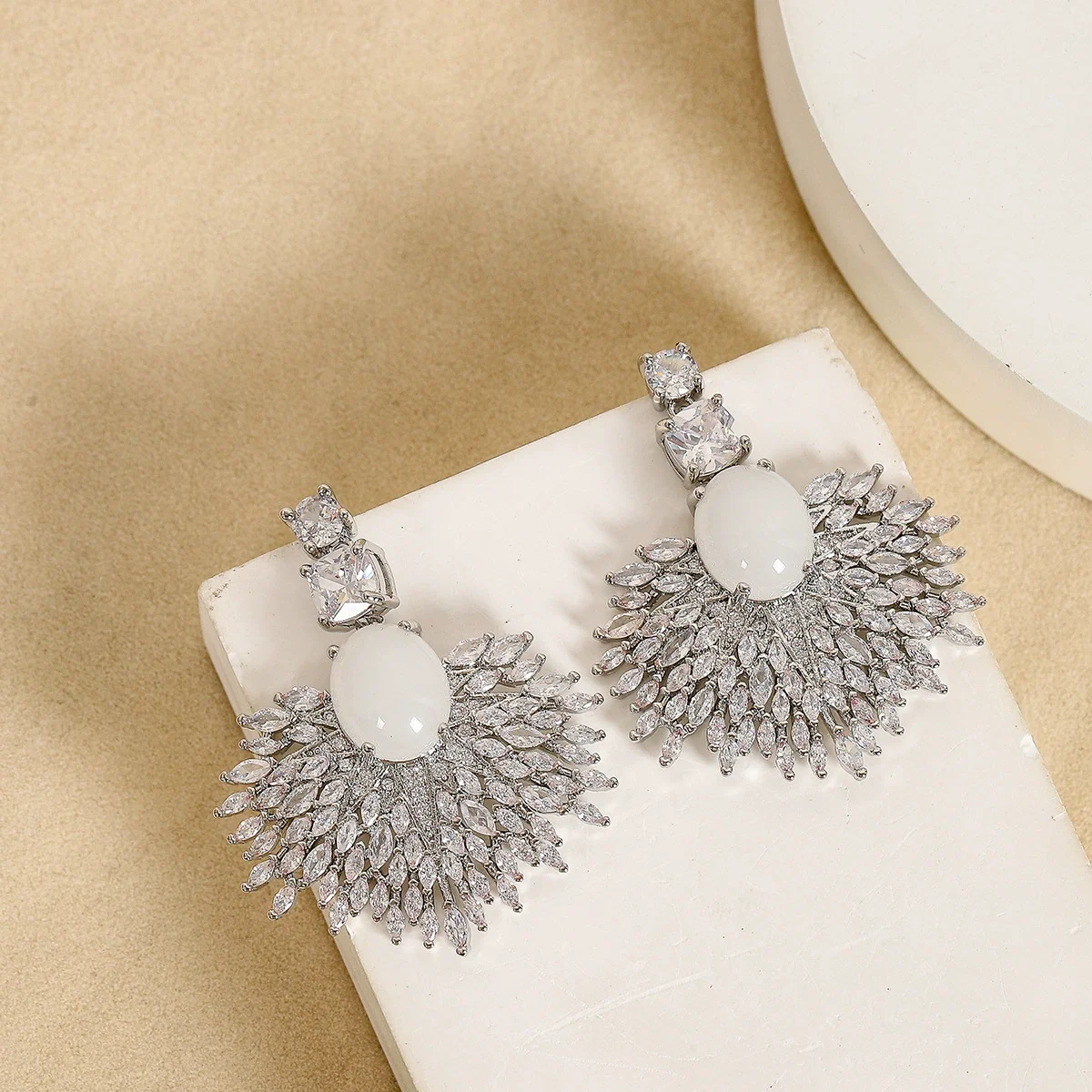 Luxury casual irregular waterdrop micro-set zirconia fashion earrings, trendy new product, elegant style, ear ring