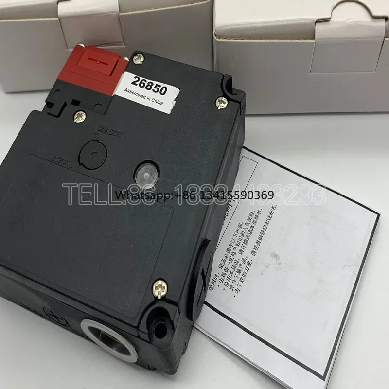 

Original Safety Door Switch Stock D4NL-1BFA/1BFG/2BFA/2BFG/4BFA/4BFG-B/B4S Brand New with Safety Door Key