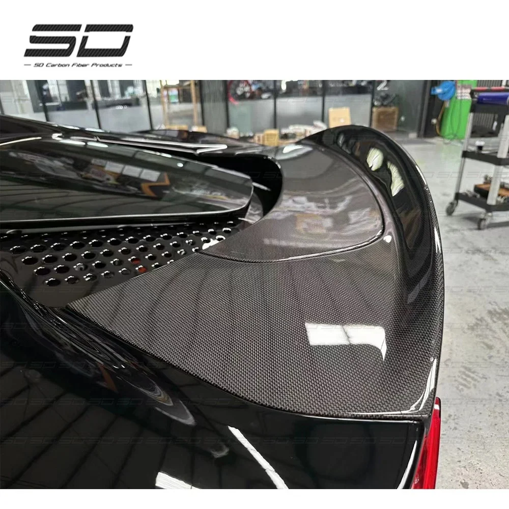 High Quality Dry Carbon Fiber Bodykit Car Accessories Assetto Fiorano Style Rear Spoiler Rear Wing   For  SF90